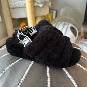 UGG “Fluff Yeah” Slipper 🖤